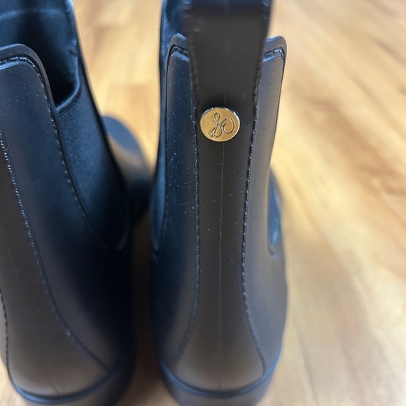 Sam Edelman Waterproof Rain Boots Womens 8M Tinsley Black Rubber Pull On Cuban - Picture 2 of 13